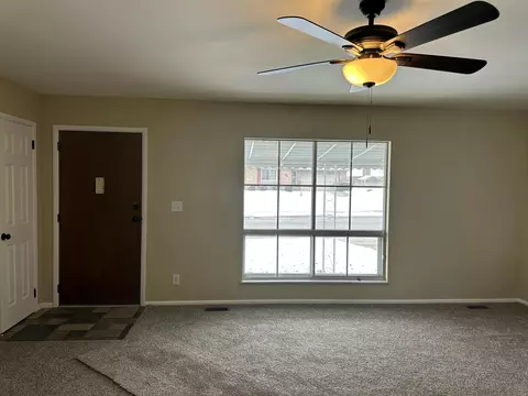 1500 Hyannis Dr, Springfield, OH 45503 photo 2