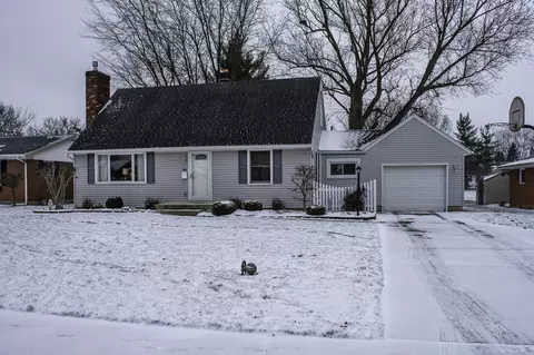 809 W Vine St, Wapakoneta, OH 45895