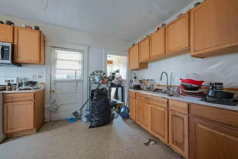 218 N Light St, Springfield, OH 45504 photo 9