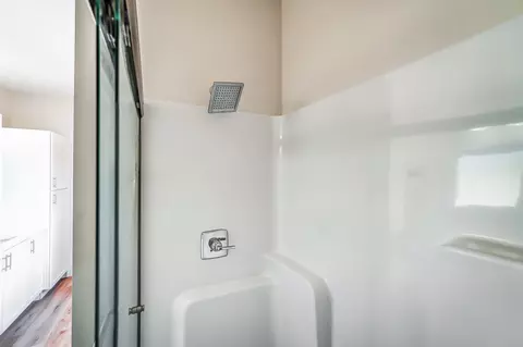 Bath - 5408 N Hampton Rd, Springfield, OH 45502 photo 4 of 8
