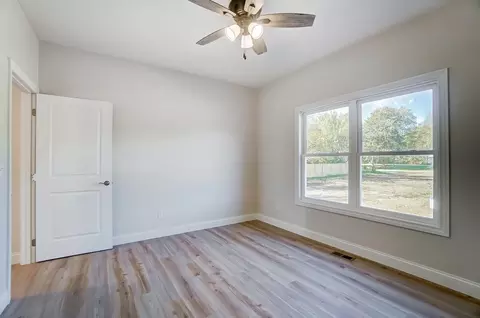 Bedroom - 5408 N Hampton Rd, Springfield, OH 45502 photo 5 of 9