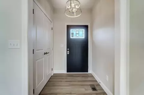 Entry Way - 5408 N Hampton Rd, Springfield, OH 45502 photo 1 of 1