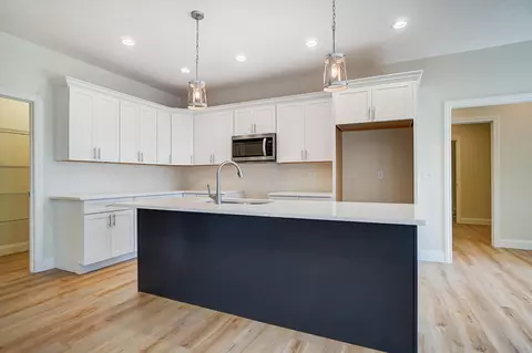 Kitchen - 5408 N Hampton Rd, Springfield, OH 45502 photo 2 of 5