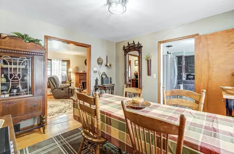 Dining - 2112 Miracle Mile, Springfield, OH 45503 photo 2 of 2