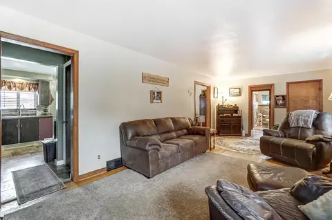 Entry Way - 2112 Miracle Mile, Springfield, OH 45503 photo 1 of 2