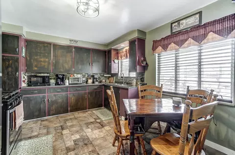 Kitchen - 2112 Miracle Mile, Springfield, OH 45503 photo 1 of 7