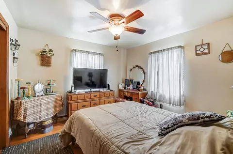 Bedroom - 2112 Miracle Mile, Springfield, OH 45503 photo 1 of 7