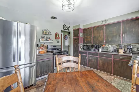 Kitchen - 2112 Miracle Mile, Springfield, OH 45503 photo 4 of 7