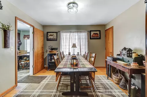 Dining - 2112 Miracle Mile, Springfield, OH 45503 photo 1 of 2
