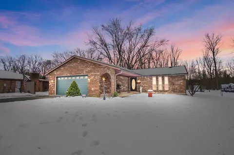 215 Sunny Brook Trl, Enon, OH 45323