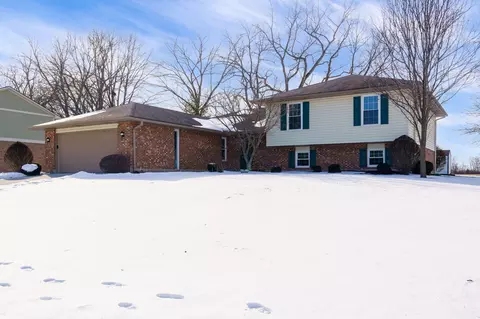 6930 Marjean Dr, Tipp City, OH 45371