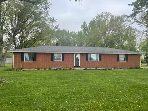 1660 Woodlawn Dr, Troy, OH 45373