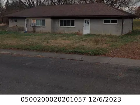 3677 Lawrenceville Dr, Springfield, OH 45504