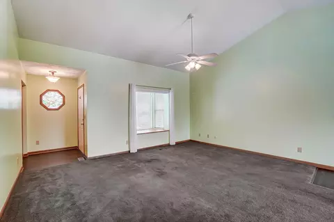 1247 Warbler Rdg, Springfield, OH 45503 photo 5