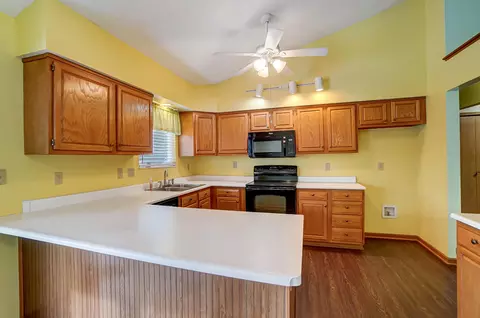 1247 Warbler Rdg, Springfield, OH 45503 photo 10
