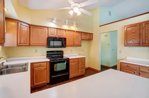 1247 Warbler Rdg, Springfield, OH 45503 photo 14