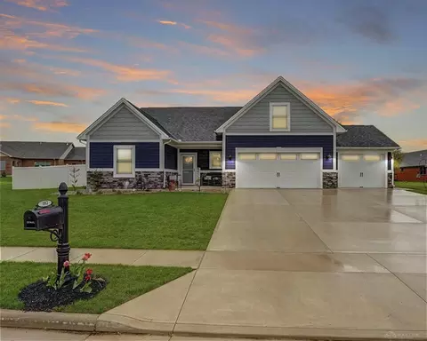 102 Greenhaven Dr, Greenville, OH 45331