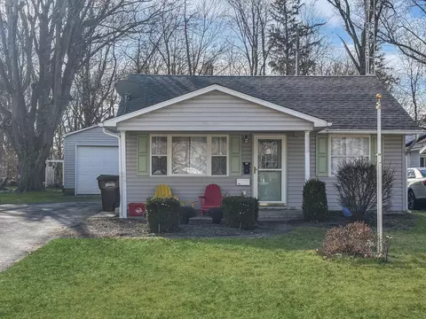 127 W Harmon Dr, Greenville, OH 45331