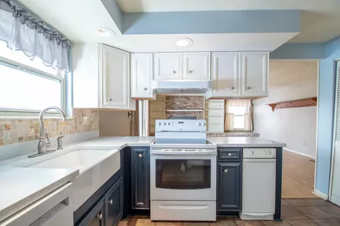Kitchen - 2957 Alameda Dr, Springfield, OH 45503 photo 2 of 2