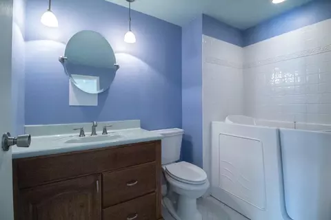Bath - 2957 Alameda Dr, Springfield, OH 45503 photo 1 of 2