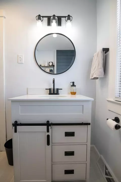 Bath - 2310 Woodside Ave, Springfield, OH 45503 photo 2 of 2
