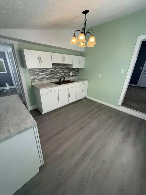209 N Thompson Ave, Springfield, OH 45504 photo 13