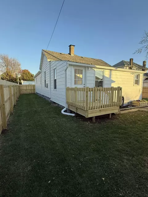 209 N Thompson Ave, Springfield, OH 45504 photo 3