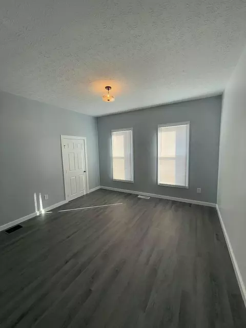 209 N Thompson Ave, Springfield, OH 45504 photo 8
