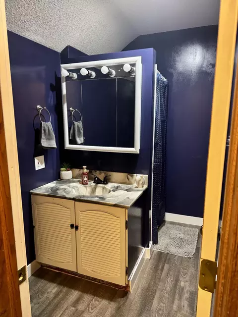 Bath - 522 N Ash St, Celina, OH 45822 photo 3 of 3