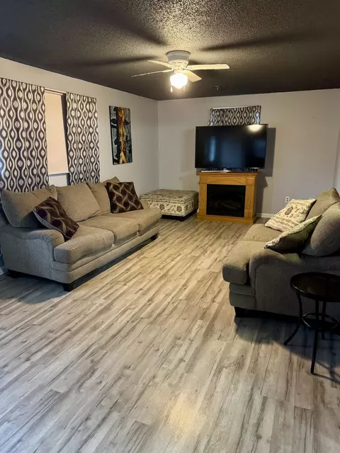Living - 522 N Ash St, Celina, OH 45822 photo 2 of 3