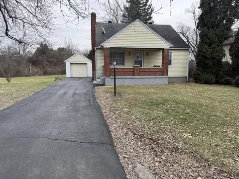 2480 Old Clifton Rd, Springfield, OH 45502 photo 3