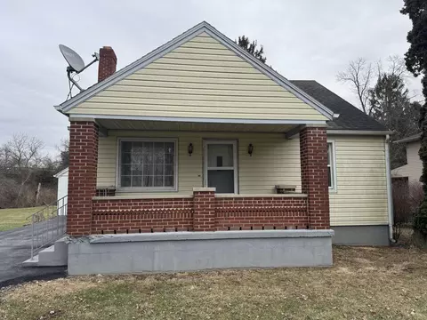 2480 Old Clifton Rd, Springfield, OH 45502
