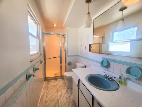 Bath - 530 Catherine St, Springfield, OH 45505 photo 2 of 3