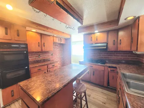 Kitchen - 530 Catherine St, Springfield, OH 45505 photo 2 of 3