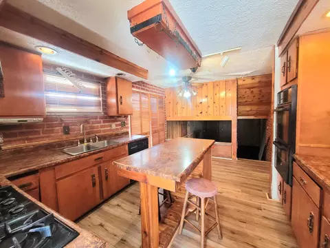 Kitchen - 530 Catherine St, Springfield, OH 45505 photo 1 of 3