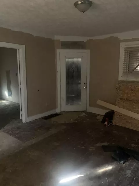 620 S Lowry Ave, Springfield, OH 45506 photo 2