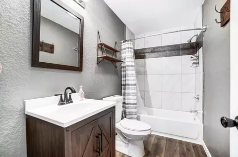 Bath - 116 S Green St, Mendon, OH 45862 photo 4 of 8