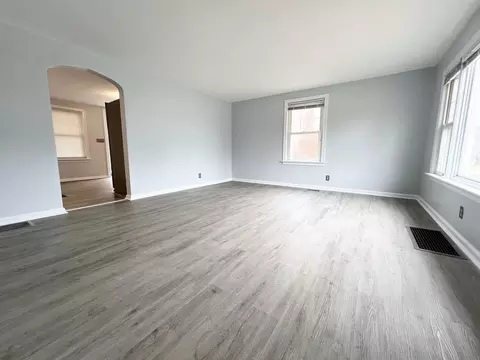 Living - 817 W Second St, Springfield, OH 45504 photo 4 of 4