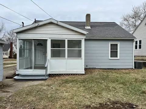 Exterior - 817 W Second St, Springfield, OH 45504 photo 4 of 13
