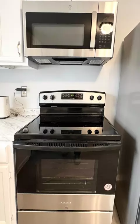 Kitchen - 817 W Second St, Springfield, OH 45504 photo 5 of 10
