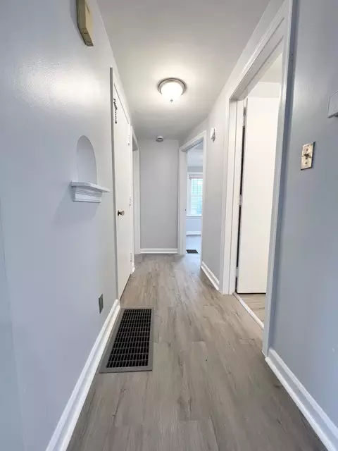 Entry Way - 817 W Second St, Springfield, OH 45504 photo 3 of 4