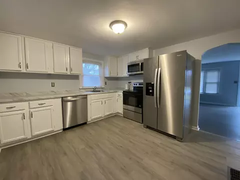 Kitchen - 817 W Second St, Springfield, OH 45504 photo 3 of 10