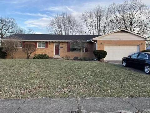 462 Eastview Dr, Lebanon, OH 45036