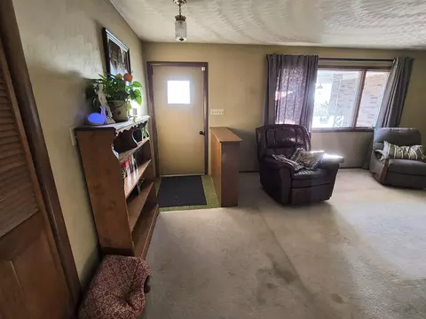 Entry Way - 10567 Celina Mendon Rd, Mendon, OH 45862 photo 5 of 6