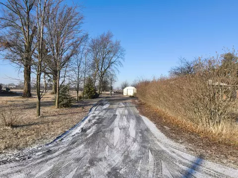 Exterior - 10567 Celina Mendon Rd, Mendon, OH 45862 photo 4 of 31