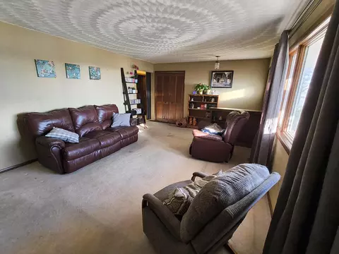 Living - 10567 Celina Mendon Rd, Mendon, OH 45862 photo 4 of 7