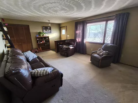 Living - 10567 Celina Mendon Rd, Mendon, OH 45862 photo 5 of 7