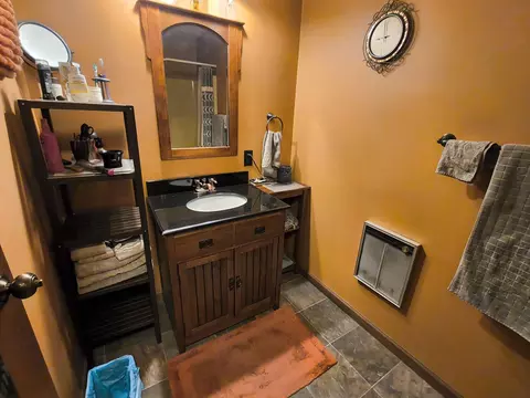 Bath - 10567 Celina Mendon Rd, Mendon, OH 45862 photo 2 of 7
