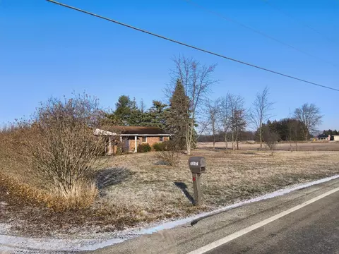 Exterior - 10567 Celina Mendon Rd, Mendon, OH 45862 photo 3 of 31