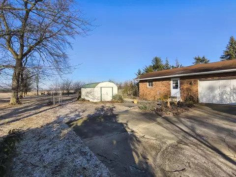 Exterior - 10567 Celina Mendon Rd, Mendon, OH 45862 photo 5 of 31